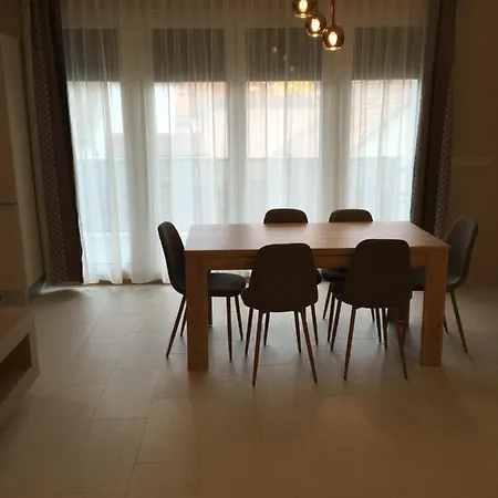 Aparthotel Brick Sarvar