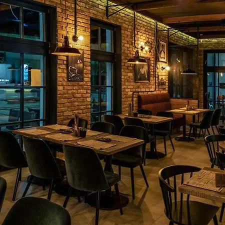 Brick Aparthotel *