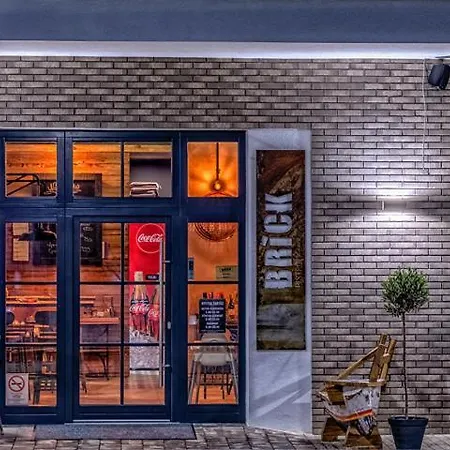 Aparthotel Brick *